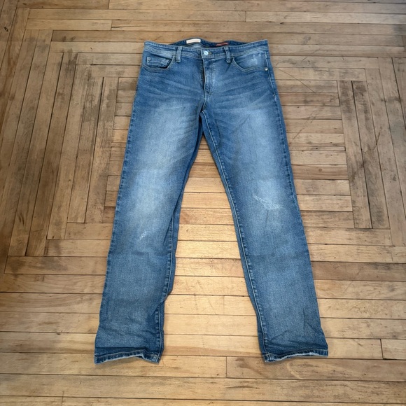 Pilcro boyfriend jeans, size 30 tall. - Picture 4 of 5